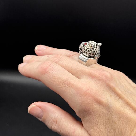 Strada Ring Watch Leopard Cheetah Head Red Crystal Eyes Stretch Band Size 5.5-7 - Picture 9 of 9